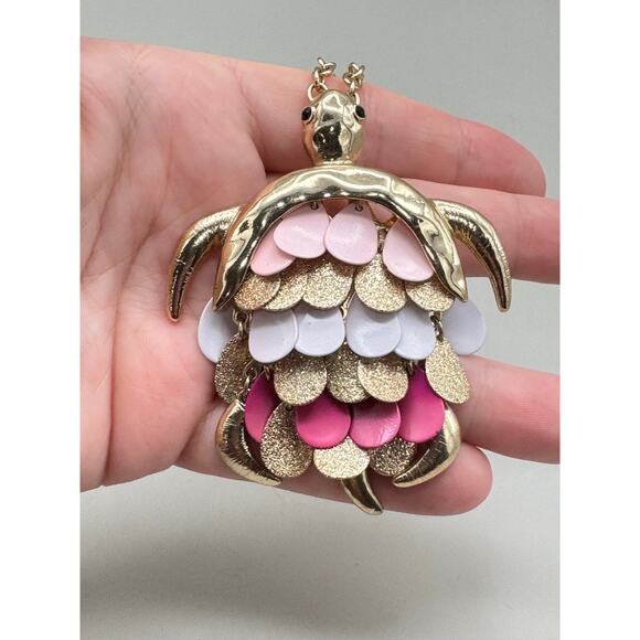 Vintage Pink and Gold Tone Articulating Sea Turtle Large Pendant Necklace - Picture 7 of 9
